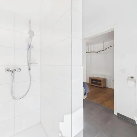 Apartment Maisonette-wohnung I 125 Qm I Garten I 2 Parkplaetze
