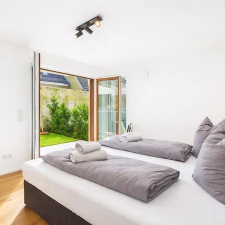 Maisonette-wohnung I 125 Qm I Garten I 2 Parkplaetze Apartment